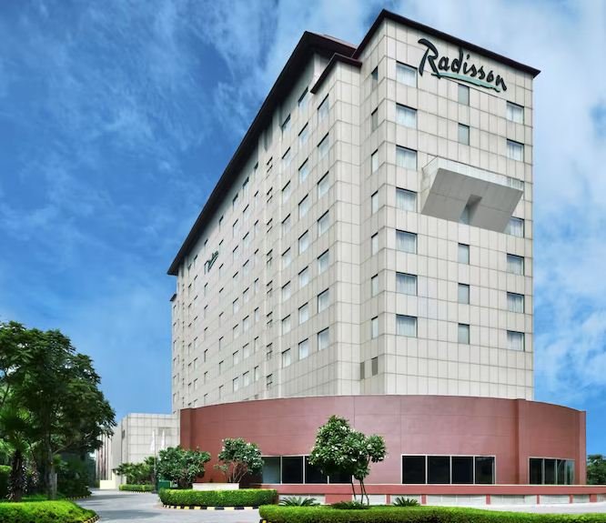 Escorts Near Radisson Hotel
